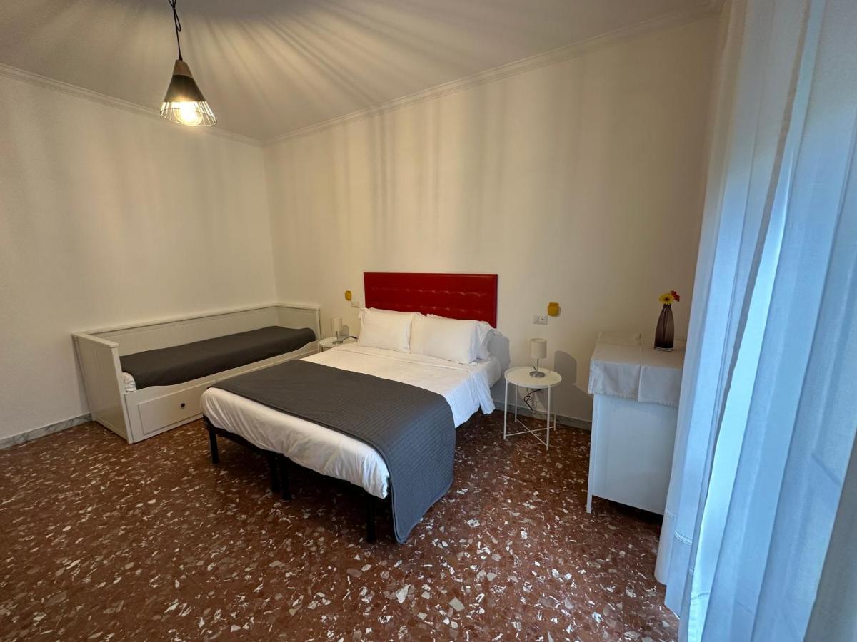 Galleria Frascati Rooms And Apartment Eksteriør bilde
