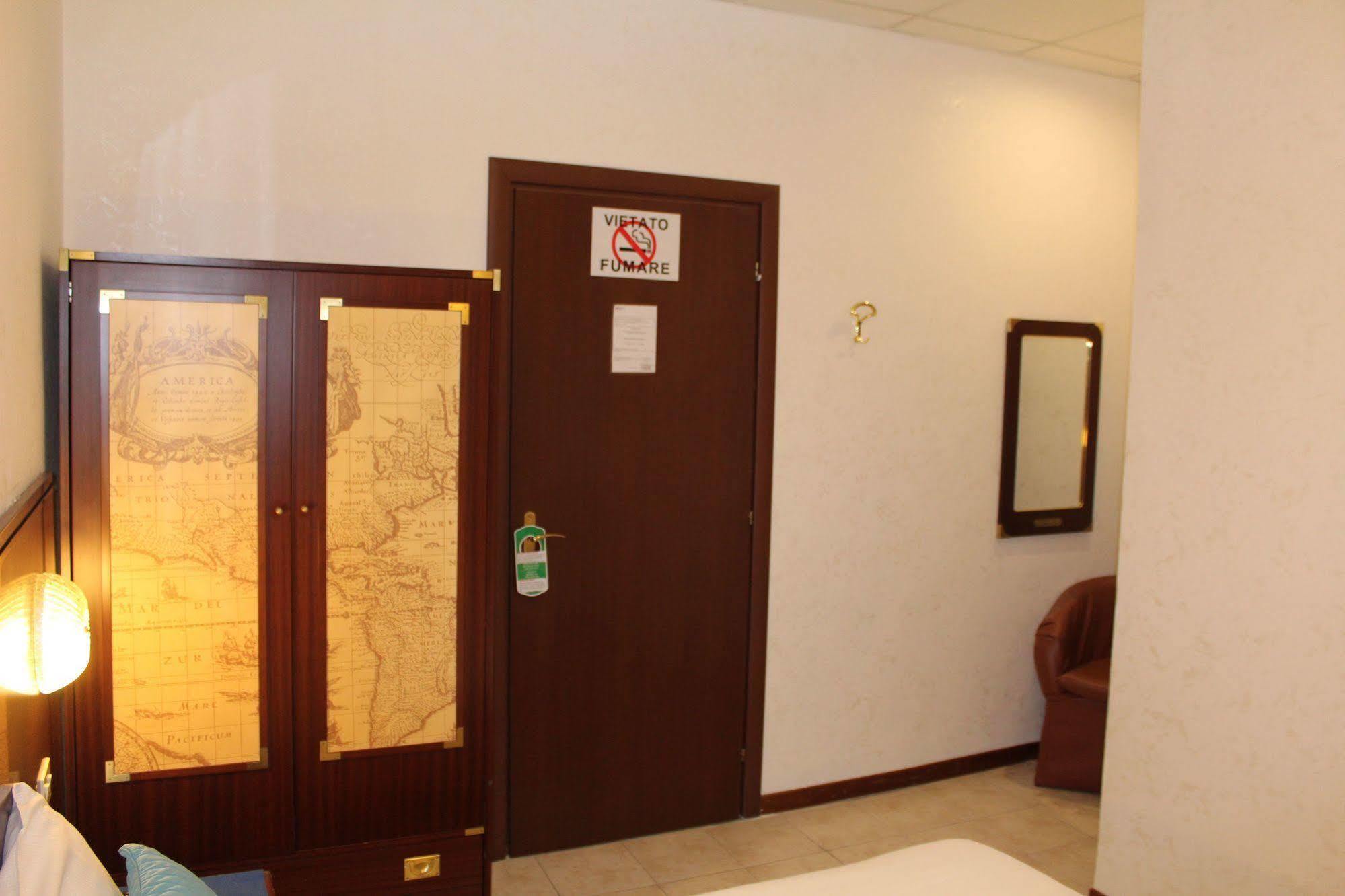 Galleria Frascati Rooms And Apartment Eksteriør bilde