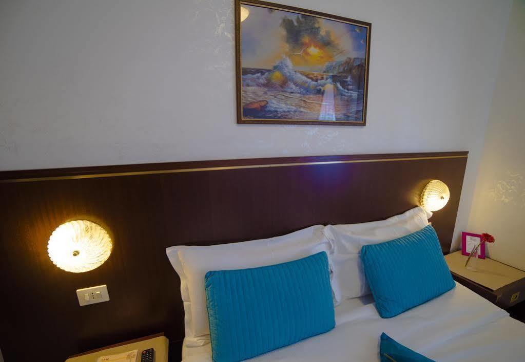 Galleria Frascati Rooms And Apartment Eksteriør bilde