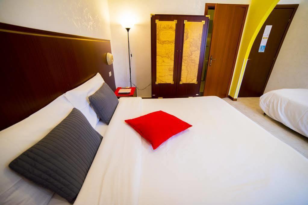 Galleria Frascati Rooms And Apartment Eksteriør bilde