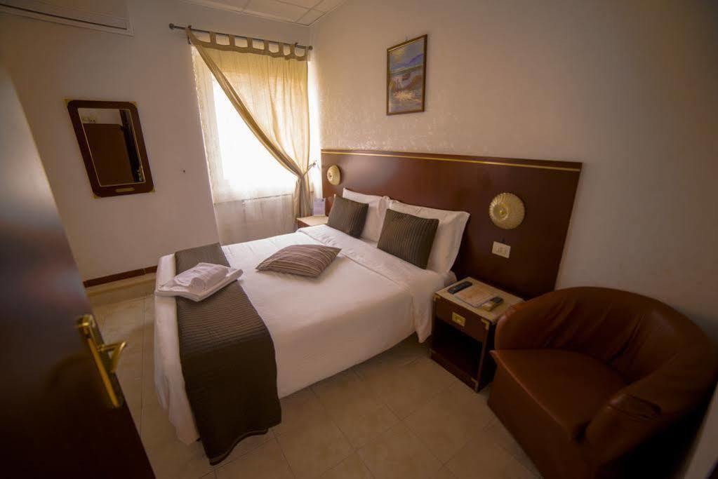 Galleria Frascati Rooms And Apartment Eksteriør bilde
